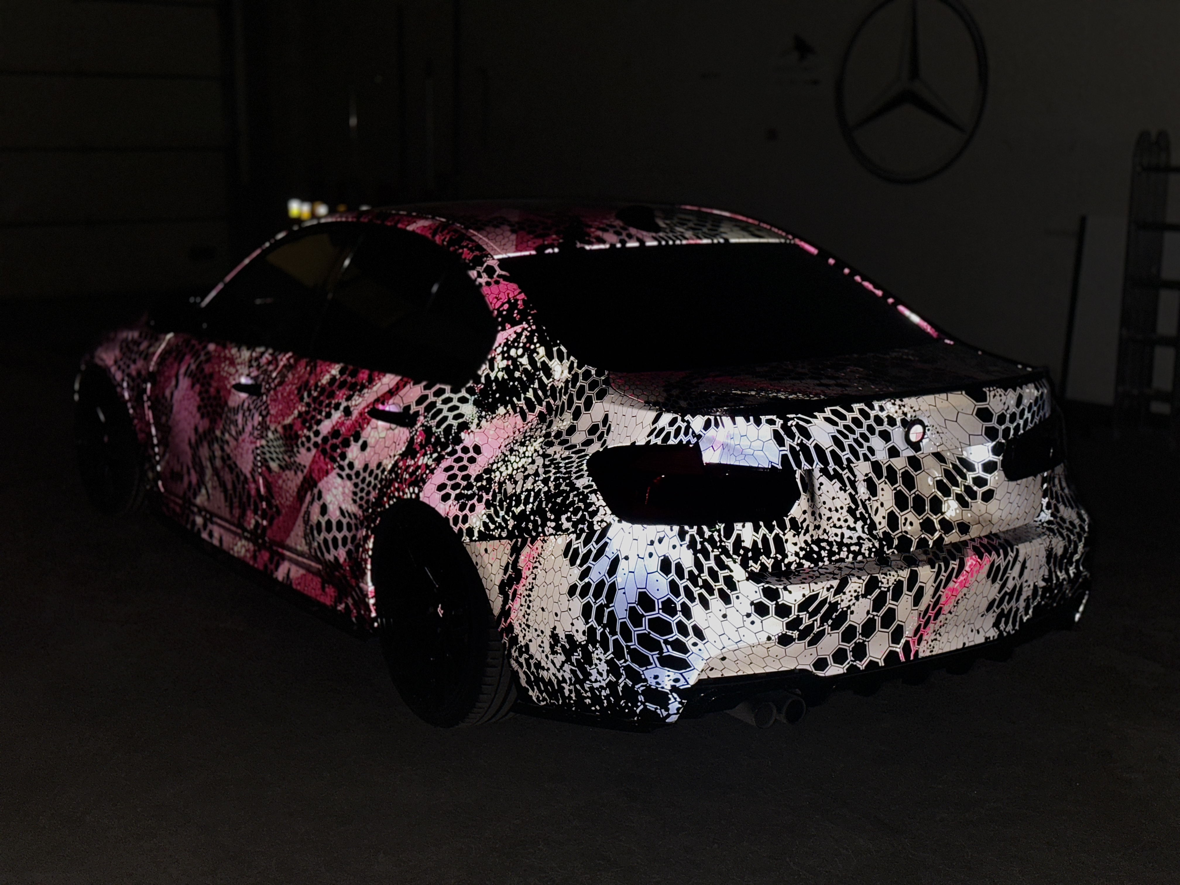 Heijastava custom teippaus